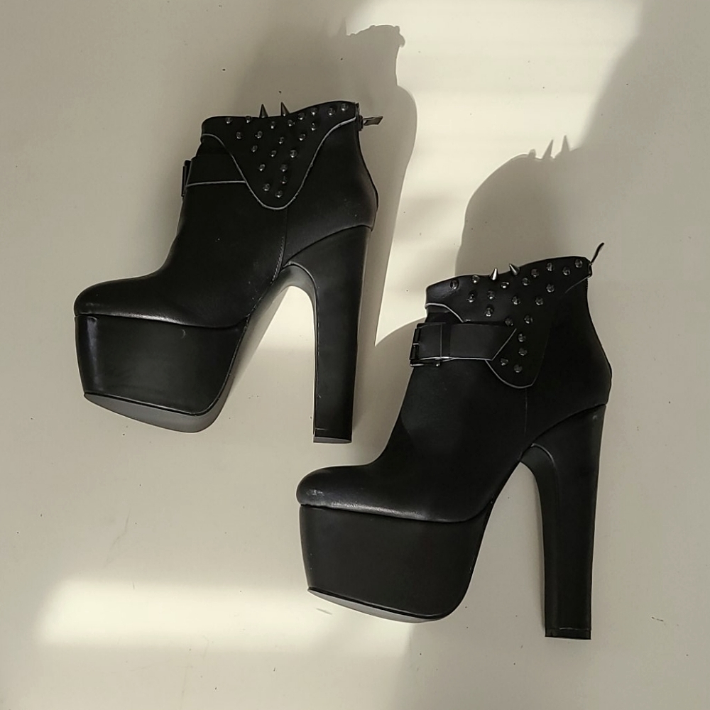 New N.Y.L.A. Carrey Platform Shoe